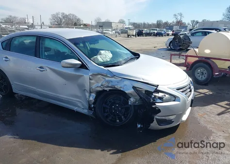 2015 Nissan Altima 2.5 S z USA, uszkodzony, nr VIN 1N4AL3AP0FC410464